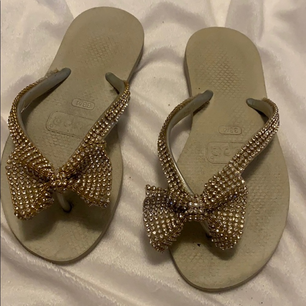 flip-flops semi-new